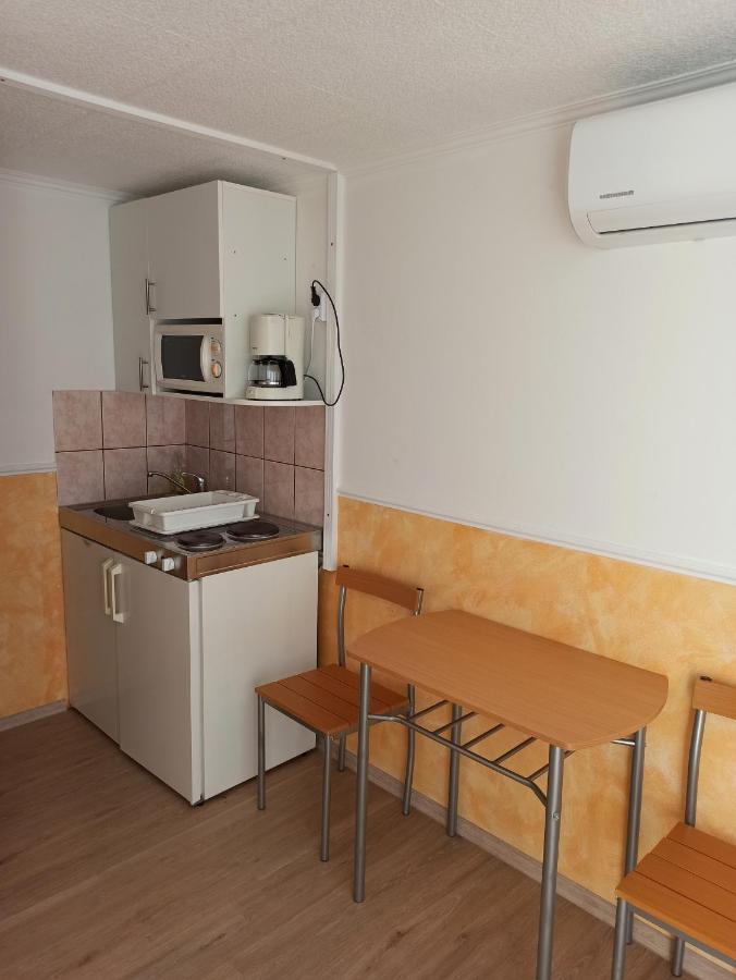 Aniko Apartmanhaz Balatonföldvár 外观 照片
