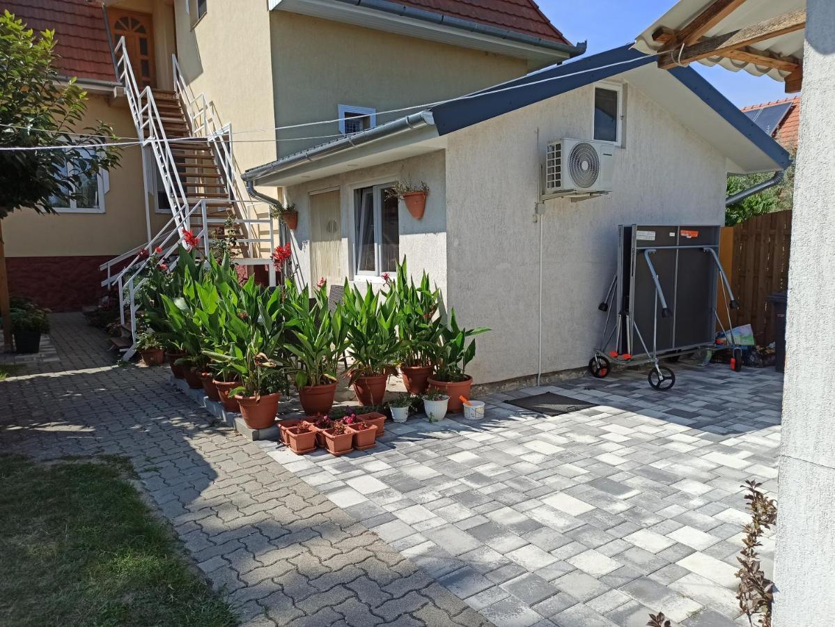 Aniko Apartmanhaz Balatonföldvár 外观 照片