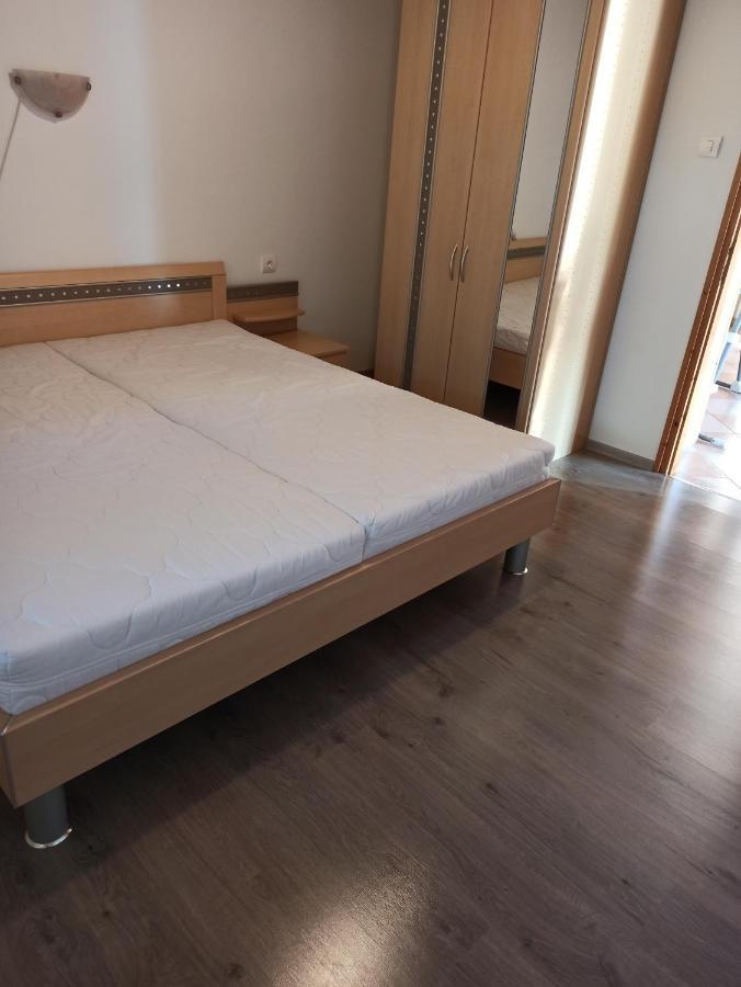 Aniko Apartmanhaz Balatonföldvár 外观 照片