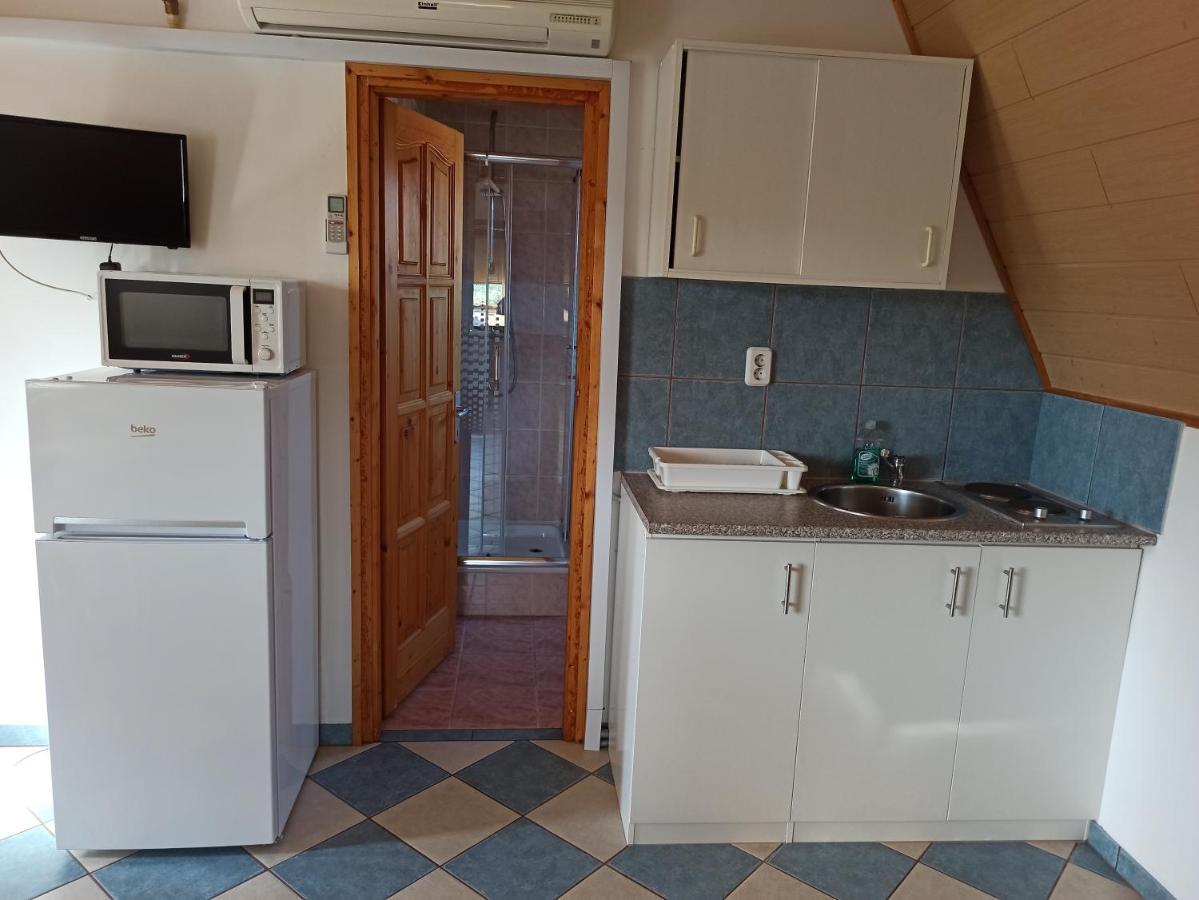 Aniko Apartmanhaz Balatonföldvár 外观 照片