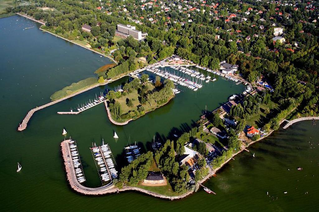 Aniko Apartmanhaz Balatonföldvár 外观 照片