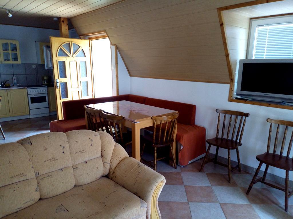 Aniko Apartmanhaz Balatonföldvár 外观 照片