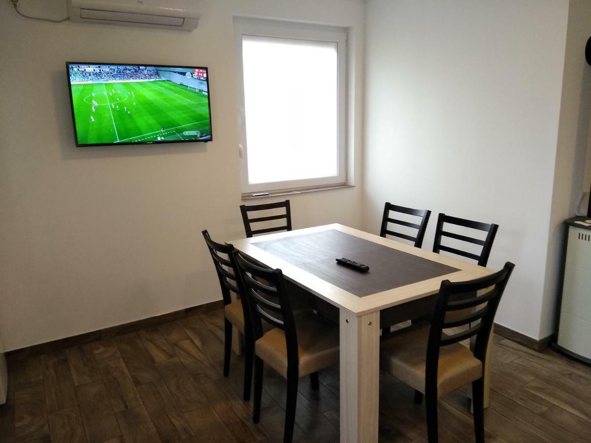 Aniko Apartmanhaz Balatonföldvár 外观 照片